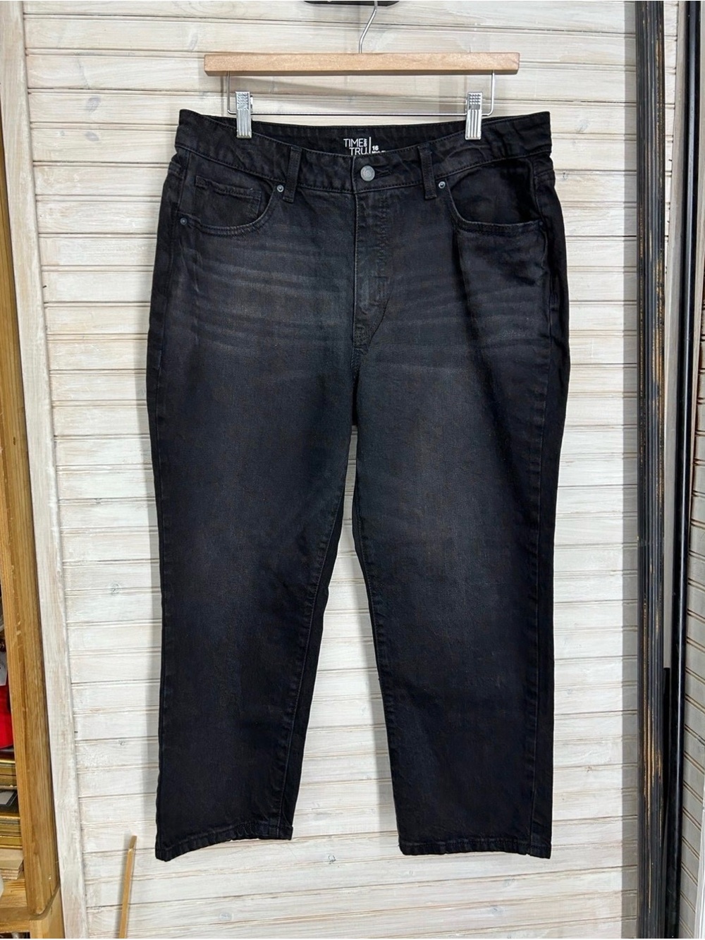 Time and Tru Women’s 16 Straight Black Cropped Jeans
